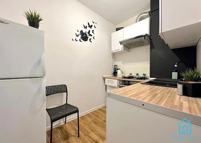 Проживание в семье World - 10 Minutes To Old Town & Seaside *