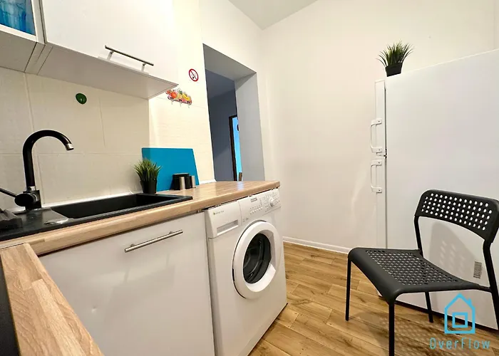 World - 10 Minutes To Old Town & Seaside Homestay szállás *